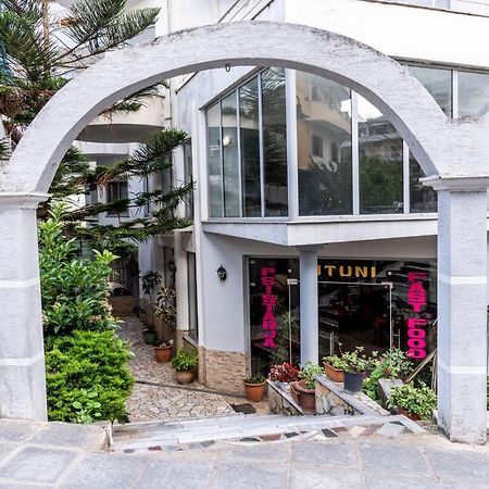 Work-Friendly Central Apartments, Sarandë エクステリア 写真