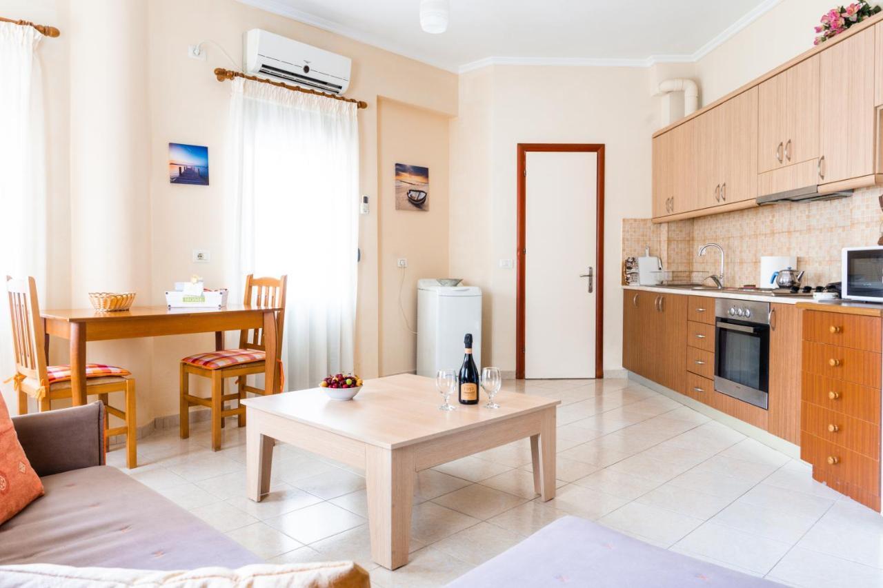 Work-Friendly Central Apartments, Sarandë エクステリア 写真